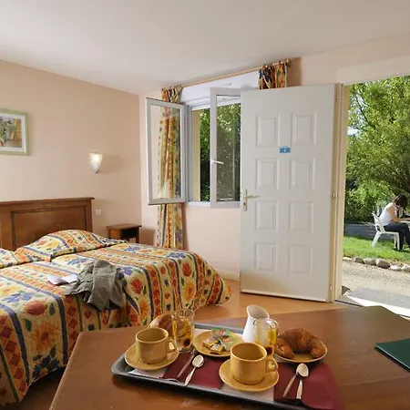 Logis Auberge La Grange De Renaudet Hotel Larche (Correze)