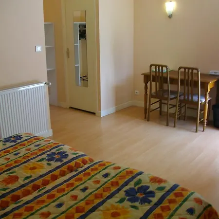Logis Auberge La Grange De Renaudet Hotel Larche (Correze)
