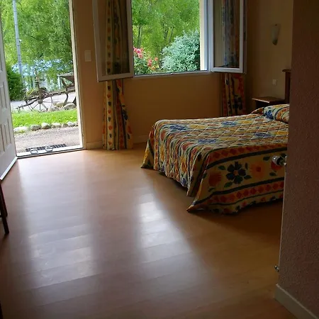 Logis Auberge La Grange De Renaudet Hotel 2*
