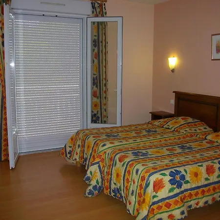 Logis Auberge La Grange De Renaudet 2*