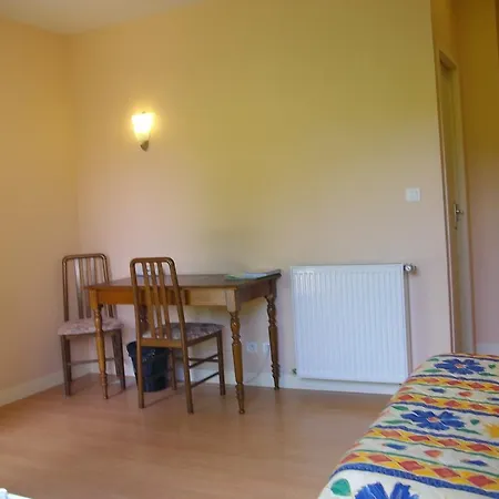 Logis Auberge La Grange De Renaudet 2*