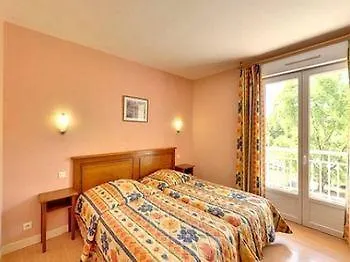 Logis Auberge La Grange De Renaudet 2*