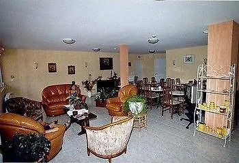 Logis Auberge La Grange De Renaudet